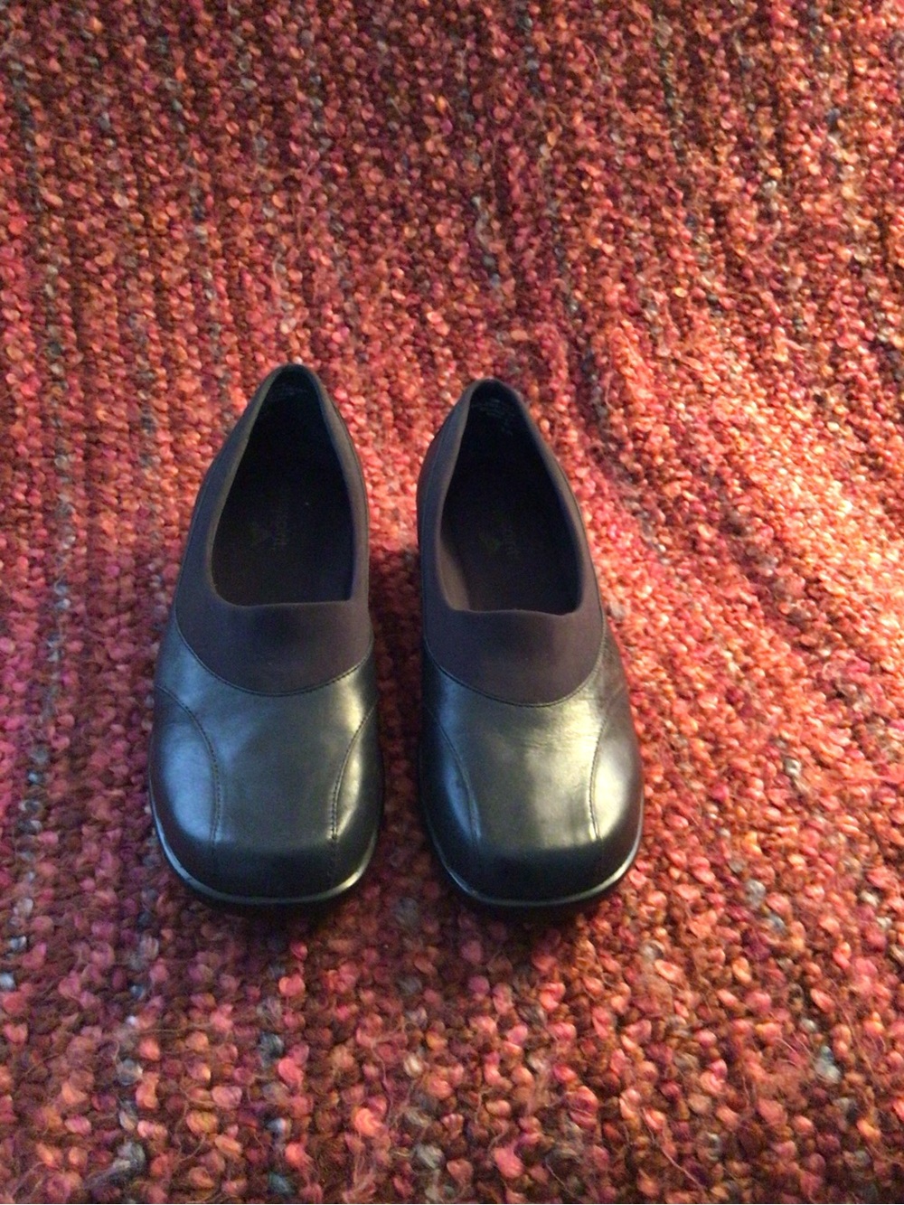 Easy Spirit Navy Leather Slip-On Loafers for Everyday Comfort - 8W